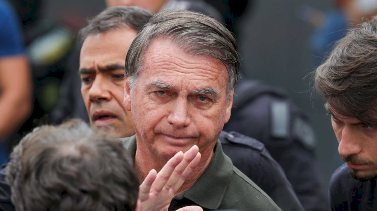 Defesa de Bolsonaro faz dois pedidos inesperados ao STF durante prisão